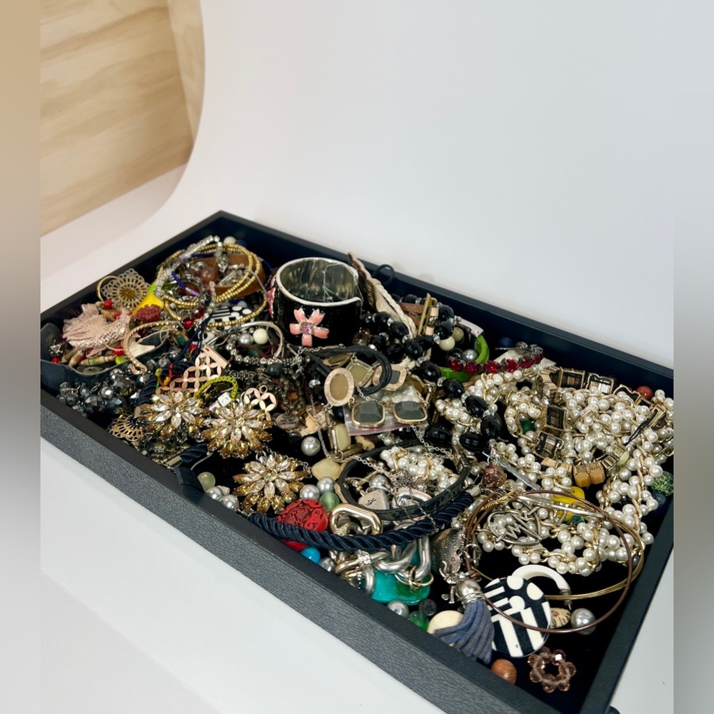 Huge 2+ LB Craft Jewelry Lot - Scrap Vintage to Modern Costume Tangled Broken - Picture 3 of 5